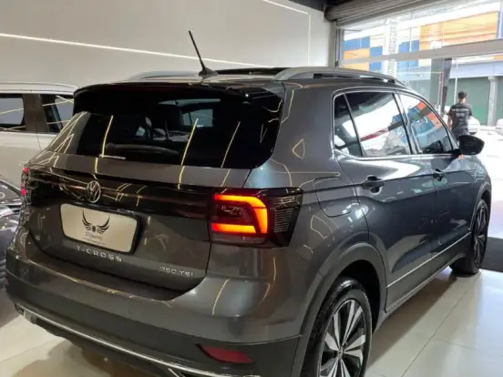 VOLKSWAGEN-T-CROSS-1.4 250 TSI TOTAL FLEX HIGHLINE AUTOMÁTICO VOLKSWAGEN-T-CROSS-2023