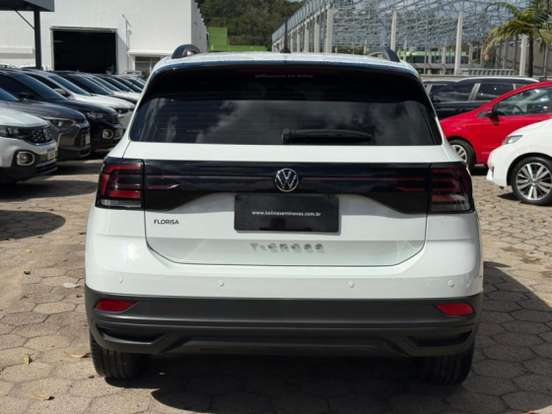 VOLKSWAGEN-T-CROSS-2022