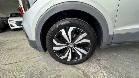 VOLKSWAGEN-T-CROSS-2021