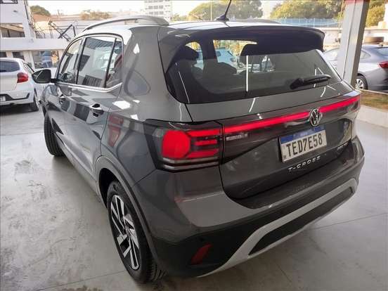 VOLKSWAGEN-T-CROSS-2025
