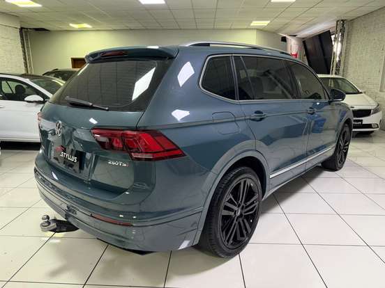 VOLKSWAGEN-TIGUAN-2018