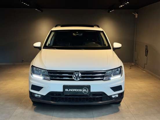 VOLKSWAGEN-TIGUAN-2018