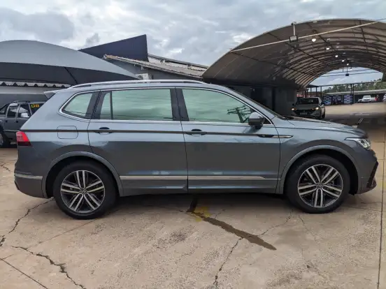 VOLKSWAGEN-TIGUAN-2.0 300 TSI GASOLINA ALLSPACE R-LINE AUTOMÁTICO VOLKSWAGEN-TIGUAN-2024