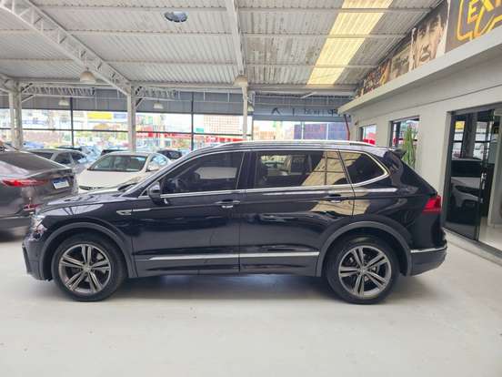 VOLKSWAGEN-TIGUAN-2020