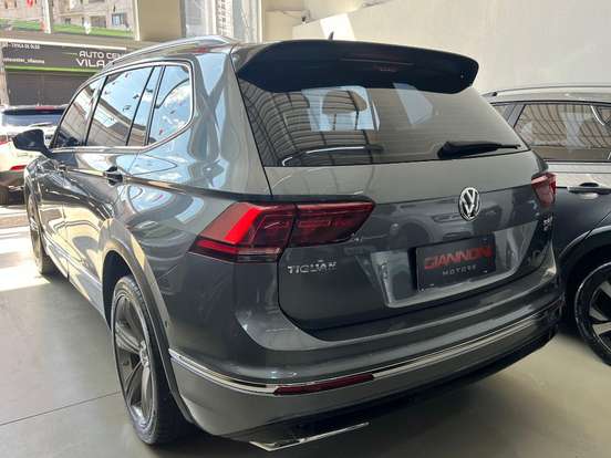 VOLKSWAGEN-TIGUAN-2018