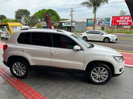 VOLKSWAGEN-TIGUAN-2.0 TSI 16V TURBO GASOLINA 4P TIPTRONIC VOLKSWAGEN-TIGUAN-2012