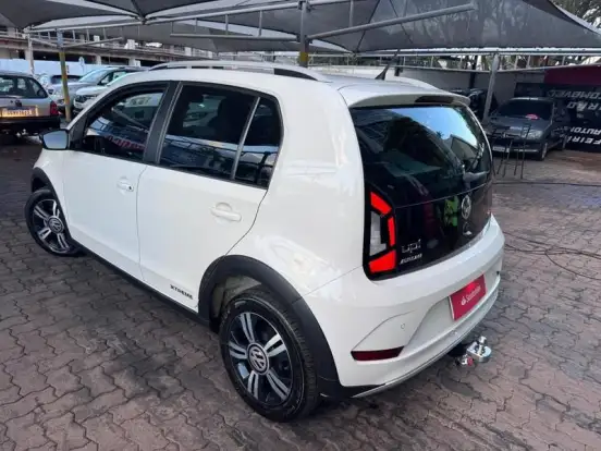 VOLKSWAGEN-UP-2019