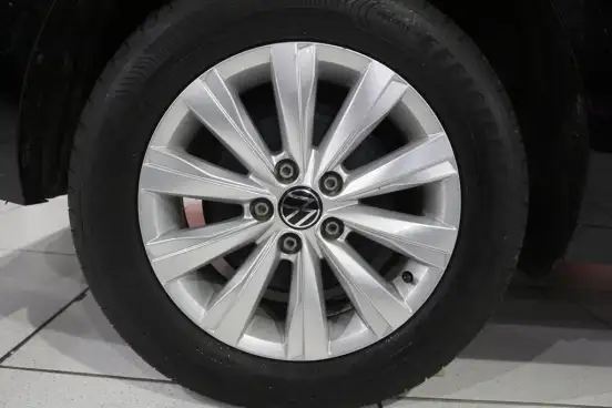 VOLKSWAGEN-VIRTUS-2023