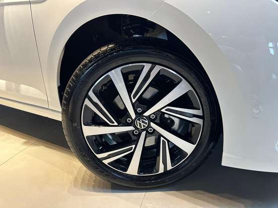 VOLKSWAGEN-VIRTUS-2024