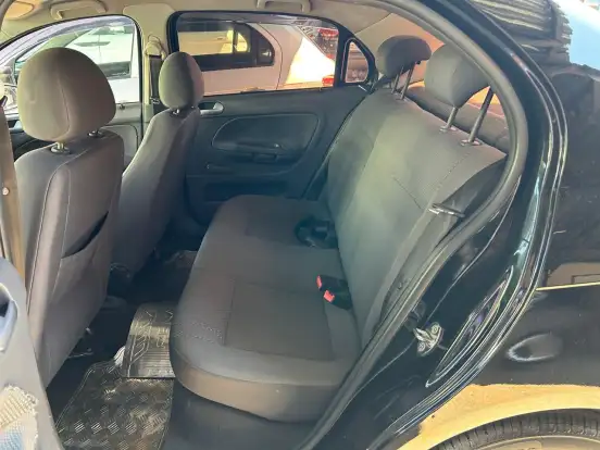 VOLKSWAGEN-VOYAGE-1.0 MI 8V FLEX 4P MANUAL VOLKSWAGEN-VOYAGE-2012