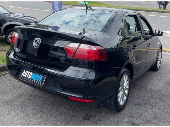 VOLKSWAGEN-VOYAGE-2015