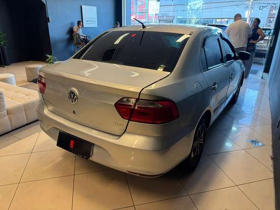 VOLKSWAGEN-VOYAGE-2014