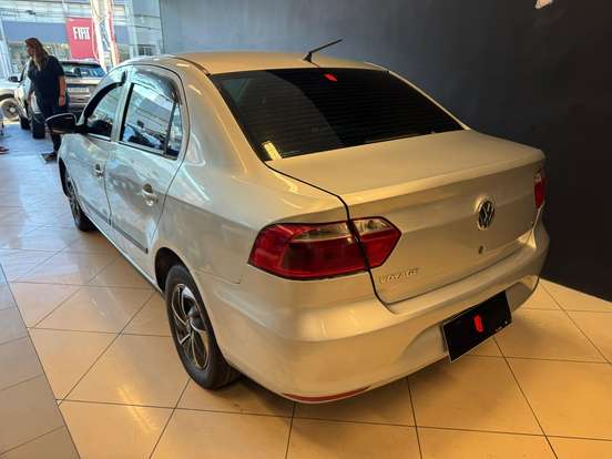 VOLKSWAGEN-VOYAGE-2014