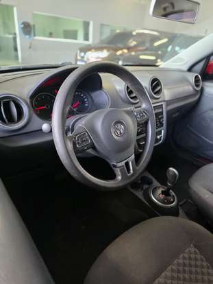 VOLKSWAGEN-VOYAGE-2014