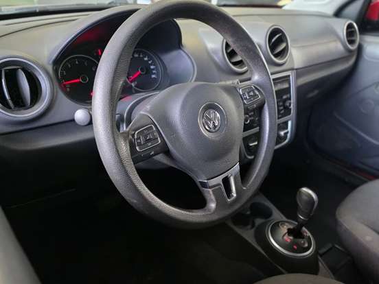 VOLKSWAGEN-VOYAGE-1.6 MI COMFORTLINE 8V FLEX 4P AUTOMATIZADO VOLKSWAGEN-VOYAGE-2014