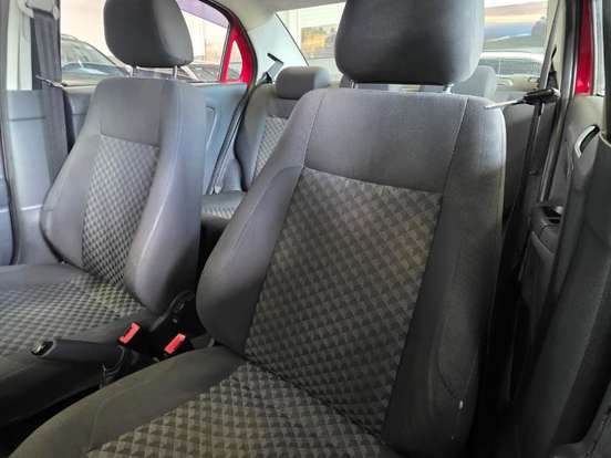 VOLKSWAGEN-VOYAGE-1.6 MI COMFORTLINE 8V FLEX 4P AUTOMATIZADO VOLKSWAGEN-VOYAGE-2014