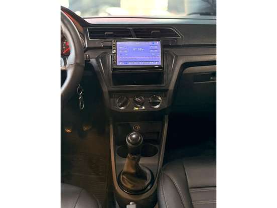 VOLKSWAGEN-VOYAGE-2018