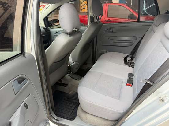 VOLKSWAGEN-FOX-2007