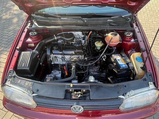 VOLKSWAGEN-GOLF-1995