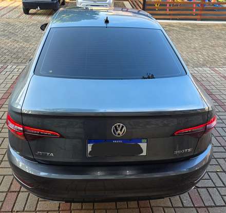 VOLKSWAGEN-JETTA-2019
