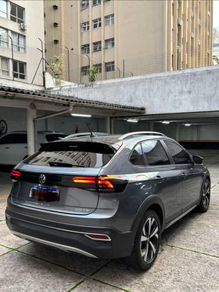 VOLKSWAGEN NIVUS 1.0 200 TSI TOTAL FLEX HIGHLINE AUTOMÁTICO