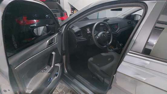 VOLKSWAGEN-POLO-2020
