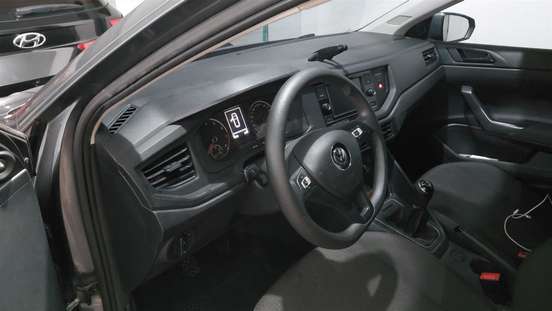 VOLKSWAGEN-POLO-2020