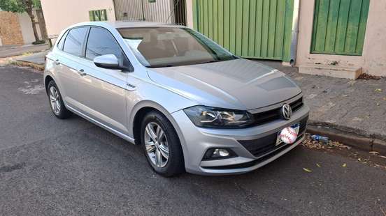 VOLKSWAGEN-POLO-2017