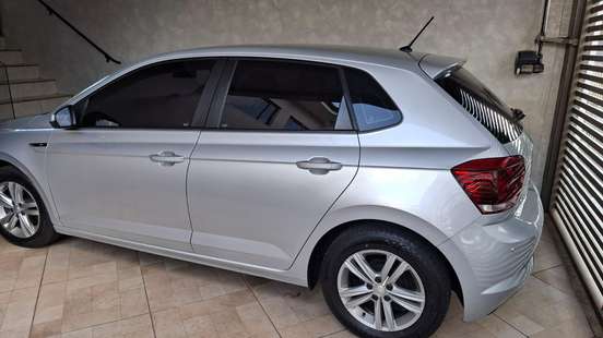 VOLKSWAGEN-POLO-2017