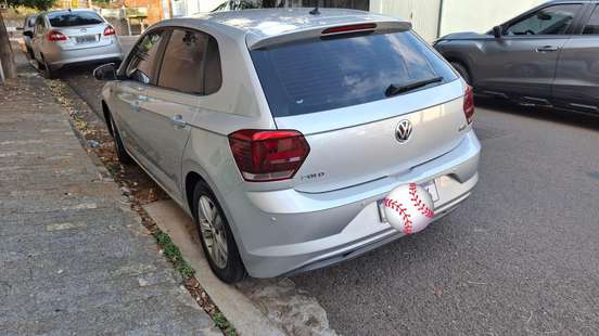 VOLKSWAGEN-POLO-2017