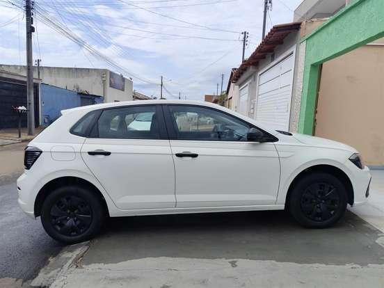 VOLKSWAGEN-POLO-2024