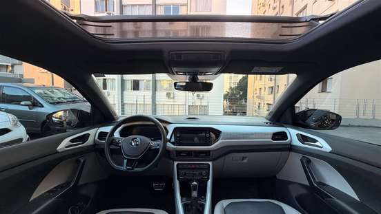 VOLKSWAGEN-T-CROSS-2019