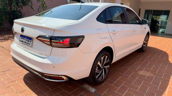VOLKSWAGEN VIRTUS 1.0 200 TSI HIGHLINE AUTOMÁTICO