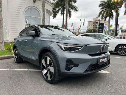 VOLVO-C40-2021