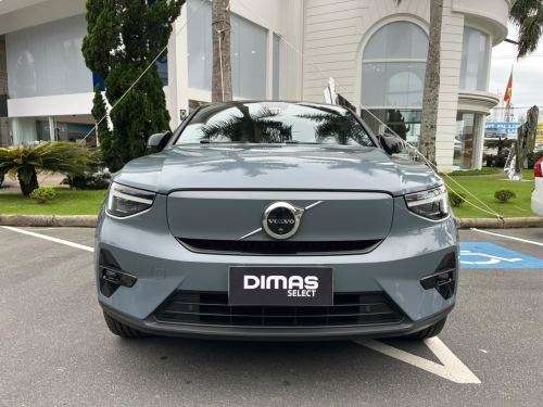 VOLVO-C40-2021