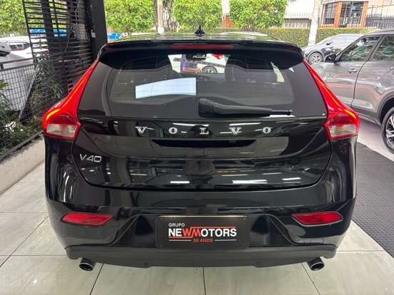 VOLVO-V40-2.0 T4 DYNAMIC TURBO GASOLINA 4P AUTOMÁTICO VOLVO-V40-2015