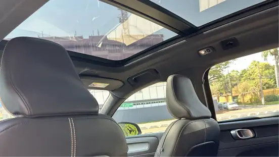 VOLVO-XC40-2021
