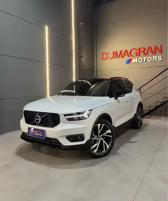 VOLVO-XC40-2021