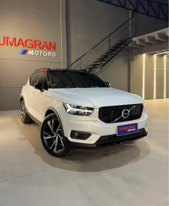 VOLVO-XC40-2021