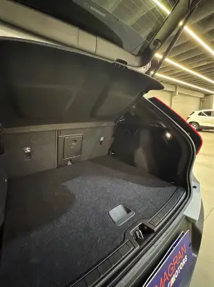 VOLVO-XC40-2021