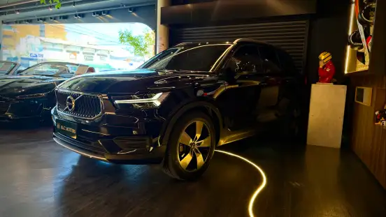 VOLVO-XC40-2019
