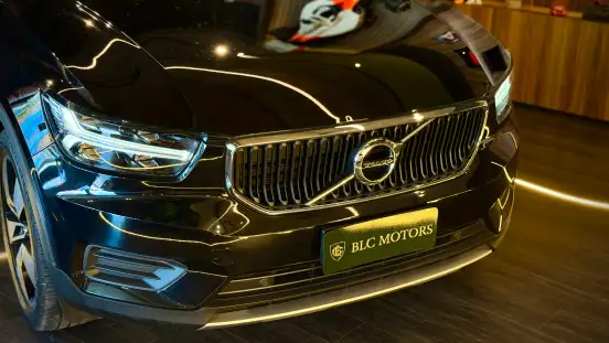 VOLVO-XC40-2019