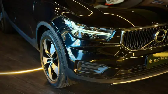VOLVO-XC40-2019