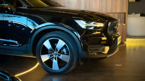 VOLVO-XC40-2019