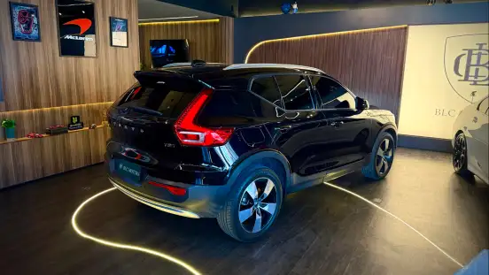 VOLVO-XC40-2019