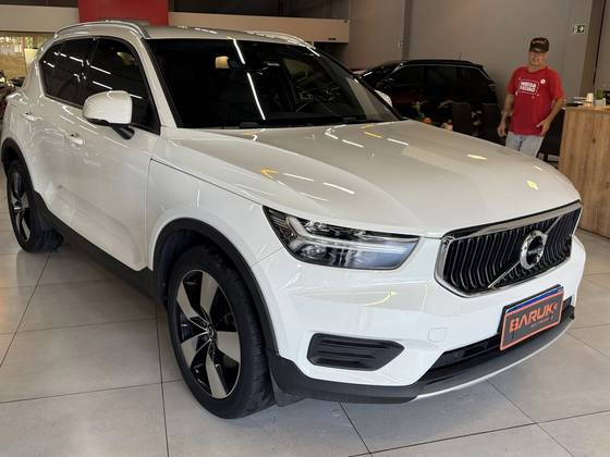 VOLVO XC40 2.0 T5 GASOLINA MOMENTUM AWD GEARTRONIC