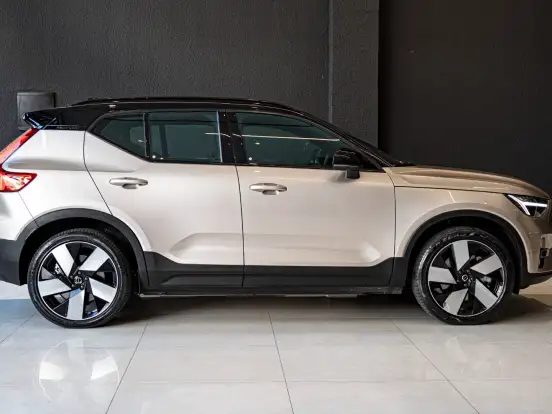VOLVO-XC40-P8 RECHARGE TWIN ELECTRIC ULTIMATE AWD VOLVO-XC40-2023