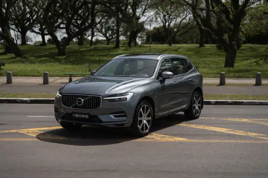 VOLVO-XC60-2021