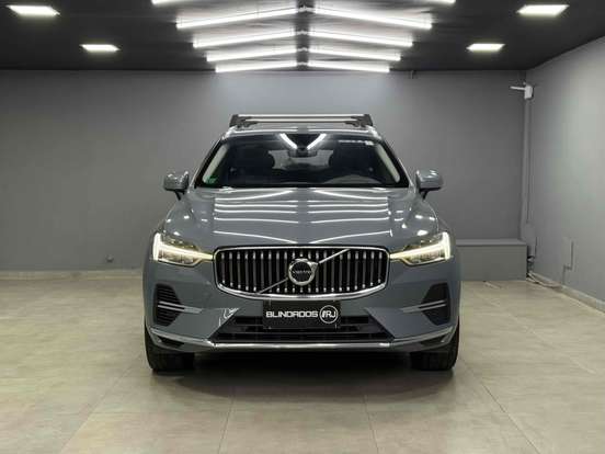 VOLVO-XC60-2022