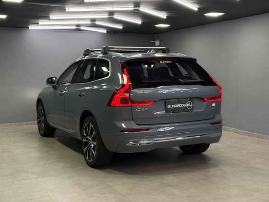 VOLVO-XC60-2022
